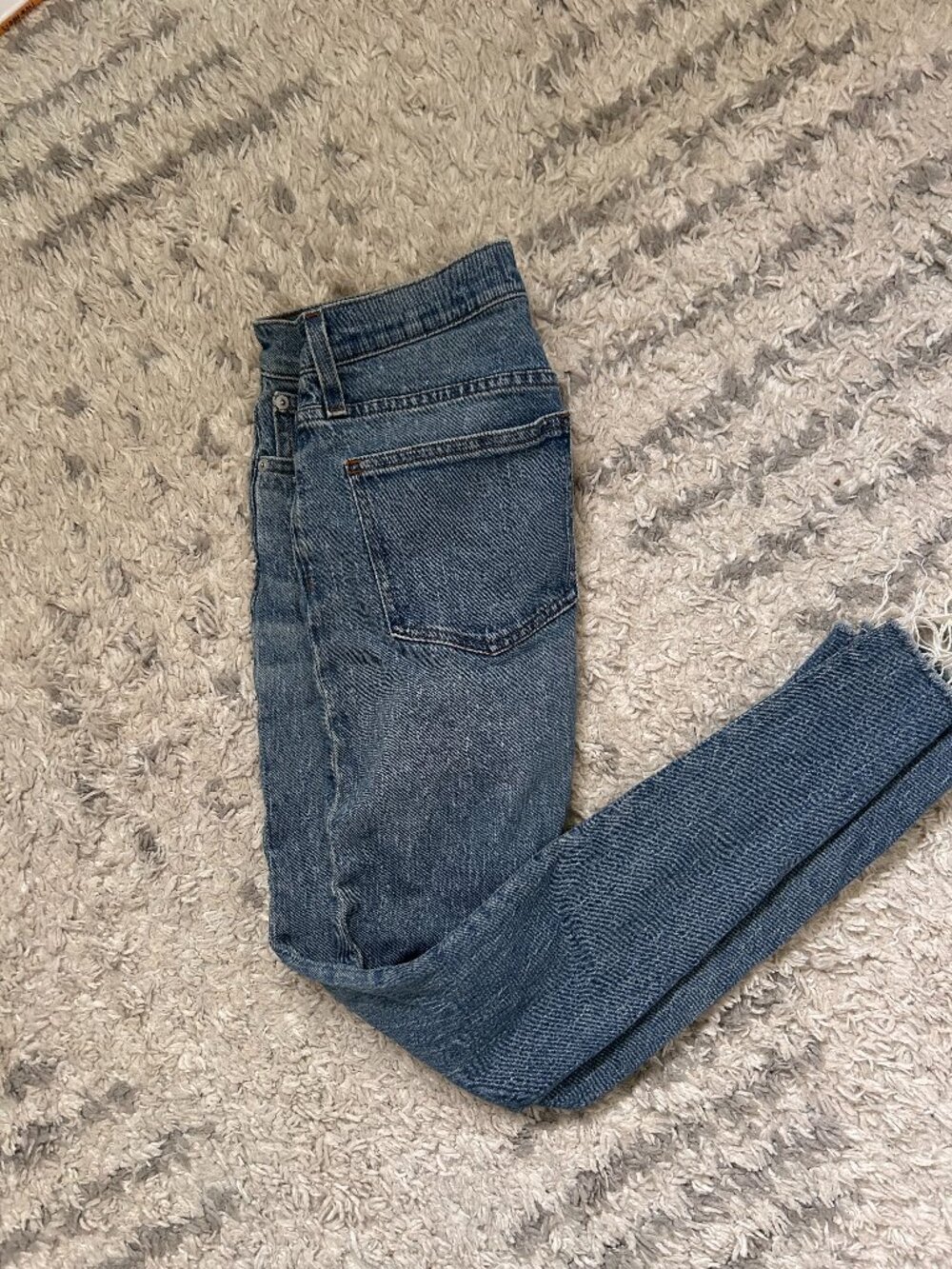 2/$20 Madewell perfect vintage straight medium wash, size 25